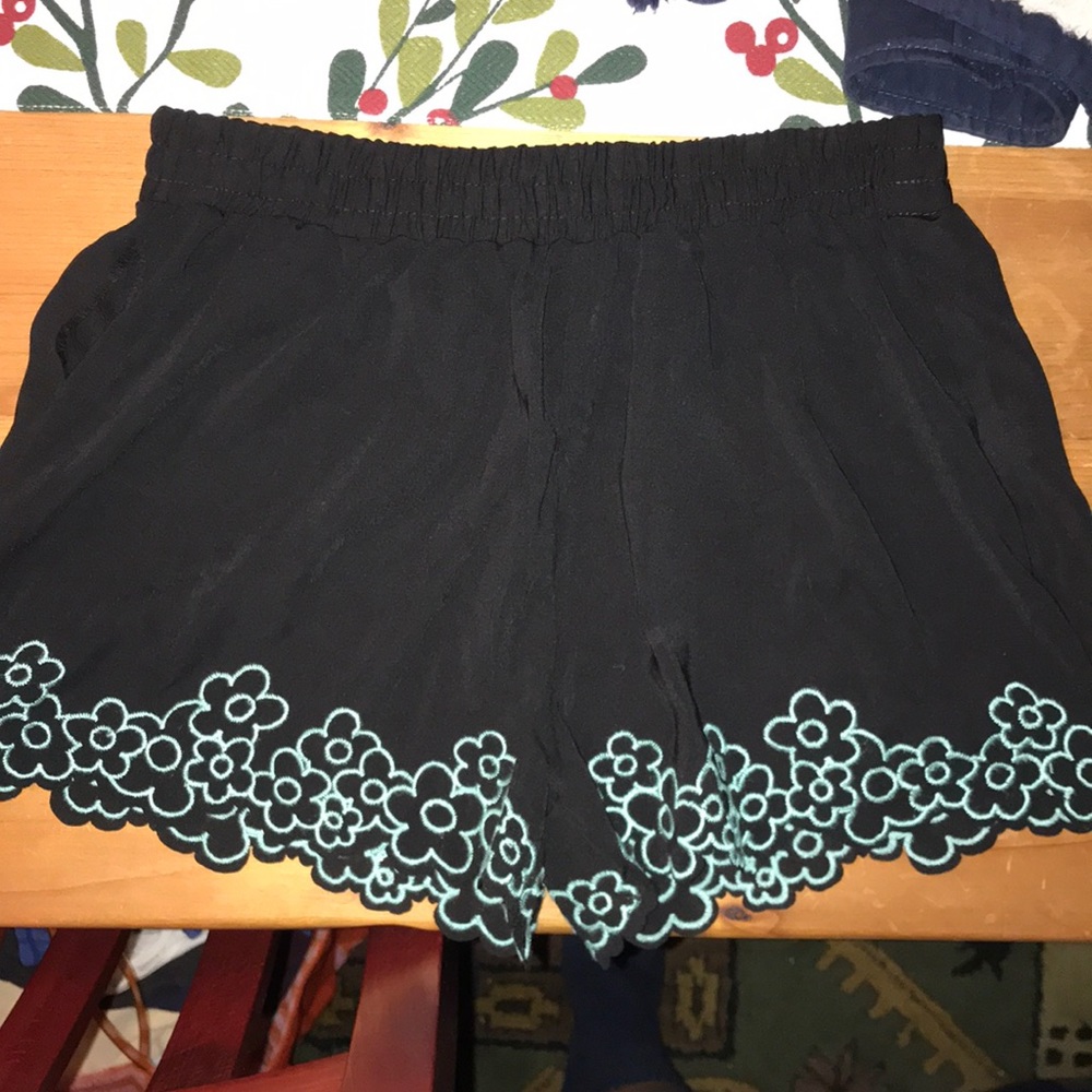 Flowy linen shorts